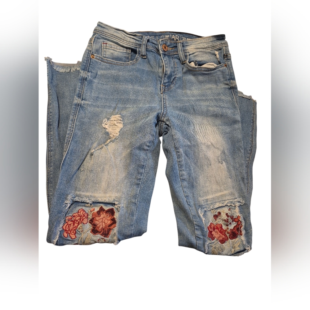 VanillaStar Mid Rise Skinny Women's Blue Jeans with Floral Embroidery